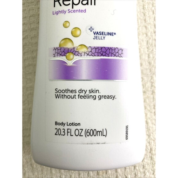 3 Vaseline Intensive Care Advanced Repair Light Scent Heals Dry Skin 20.3oz - Picture 4 of 9